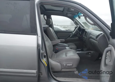 2001 Toyota Sequoia Limited V8 from USA, damaged, VIN 5TDBT48A21S012685